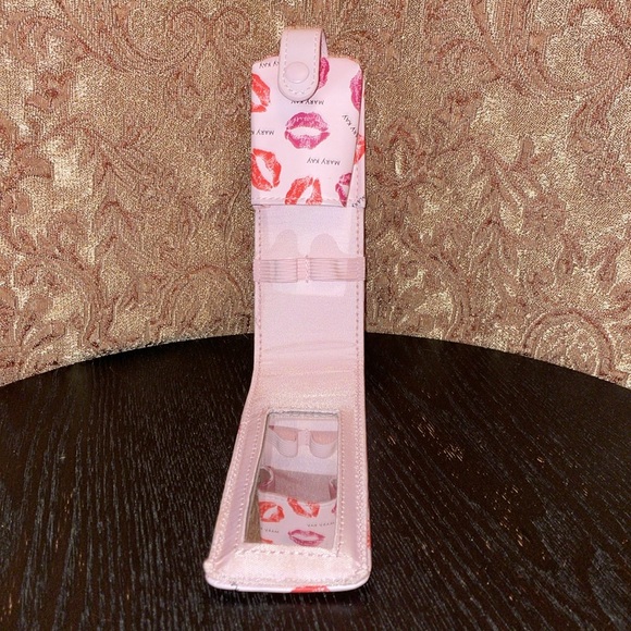 NWOT MARY KAY Pink Gloss/Lipstick Print Case - Picture 2 of 4